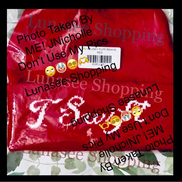 Red Taylor Swift beanie NIB - Picture 2 of 4